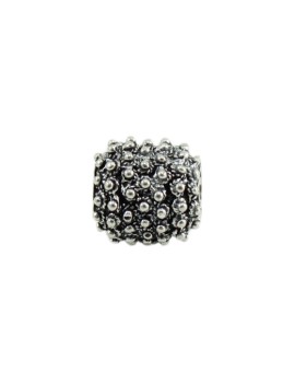 Filigree blackberry charm in burnished silver for Filu & Trama base bracelet