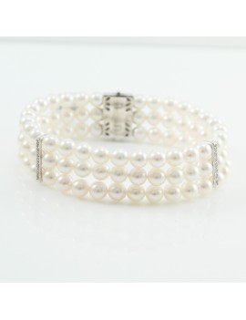 Bracciale perle Akoya 5,5/6 a tre fili chiusura oro bianco e diamanti Coscia