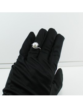 Bague en or blanc pour dames avec perles australiennes 10 mm et diamants Portée à la cuisse